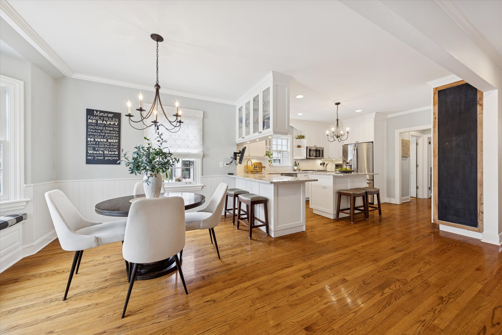 254 W Claremont Street, Elmhurst, IL 60126