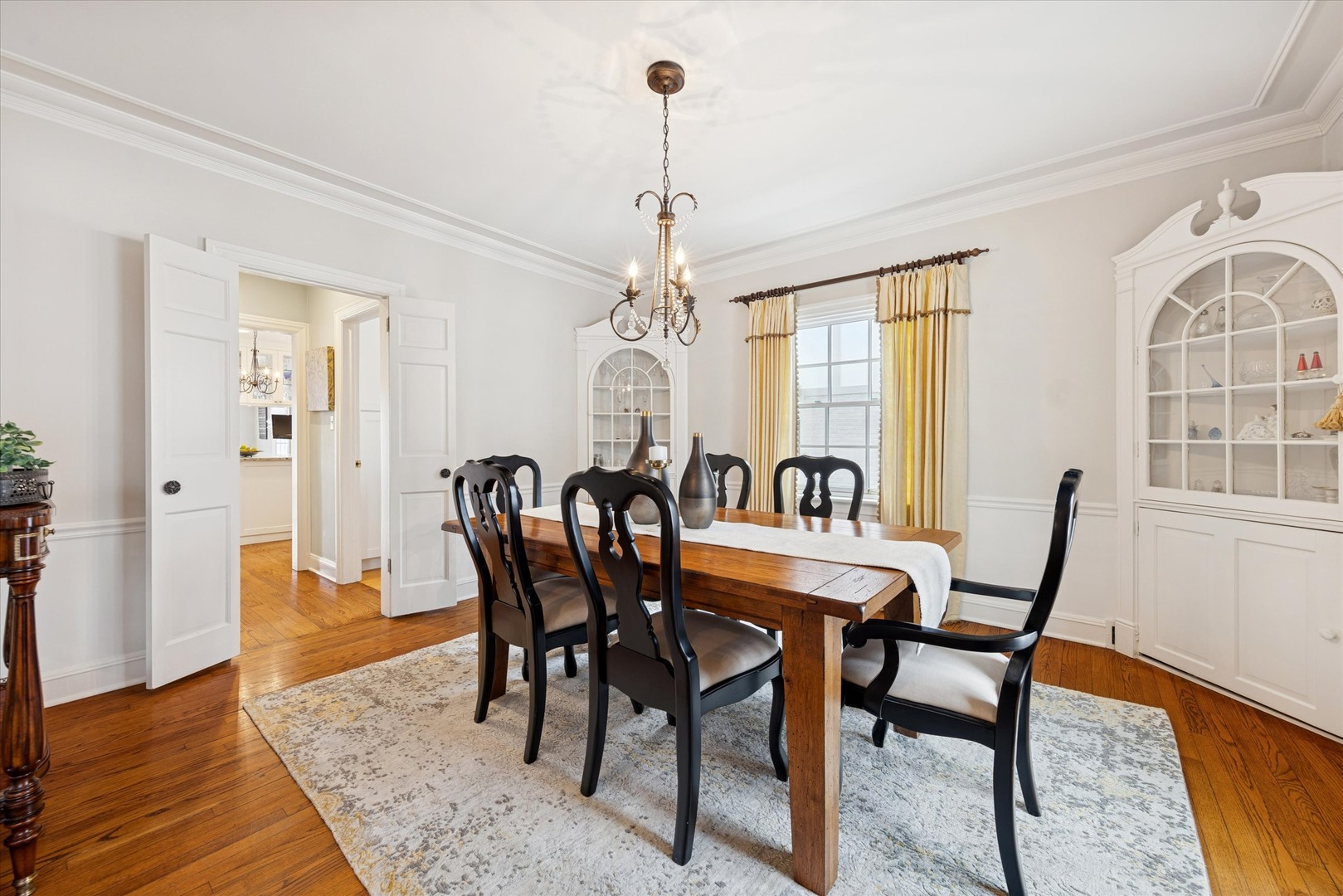 254 W Claremont Street, Elmhurst, IL 60126