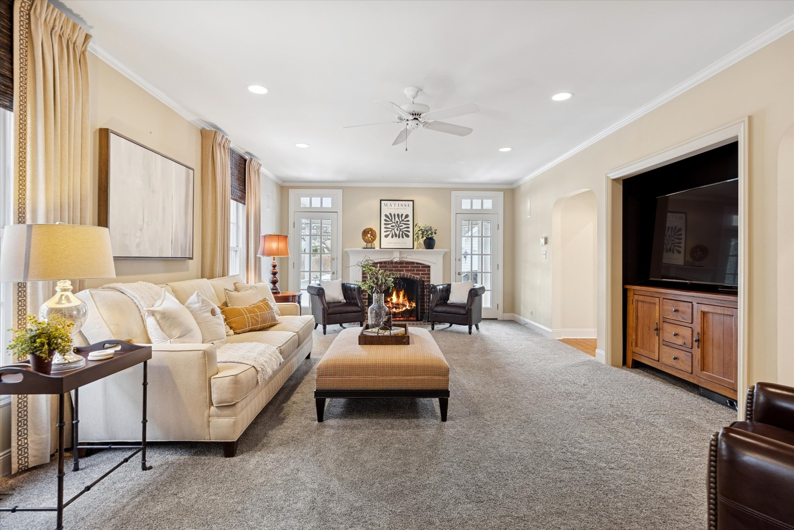 254 W Claremont Street, Elmhurst, IL 60126