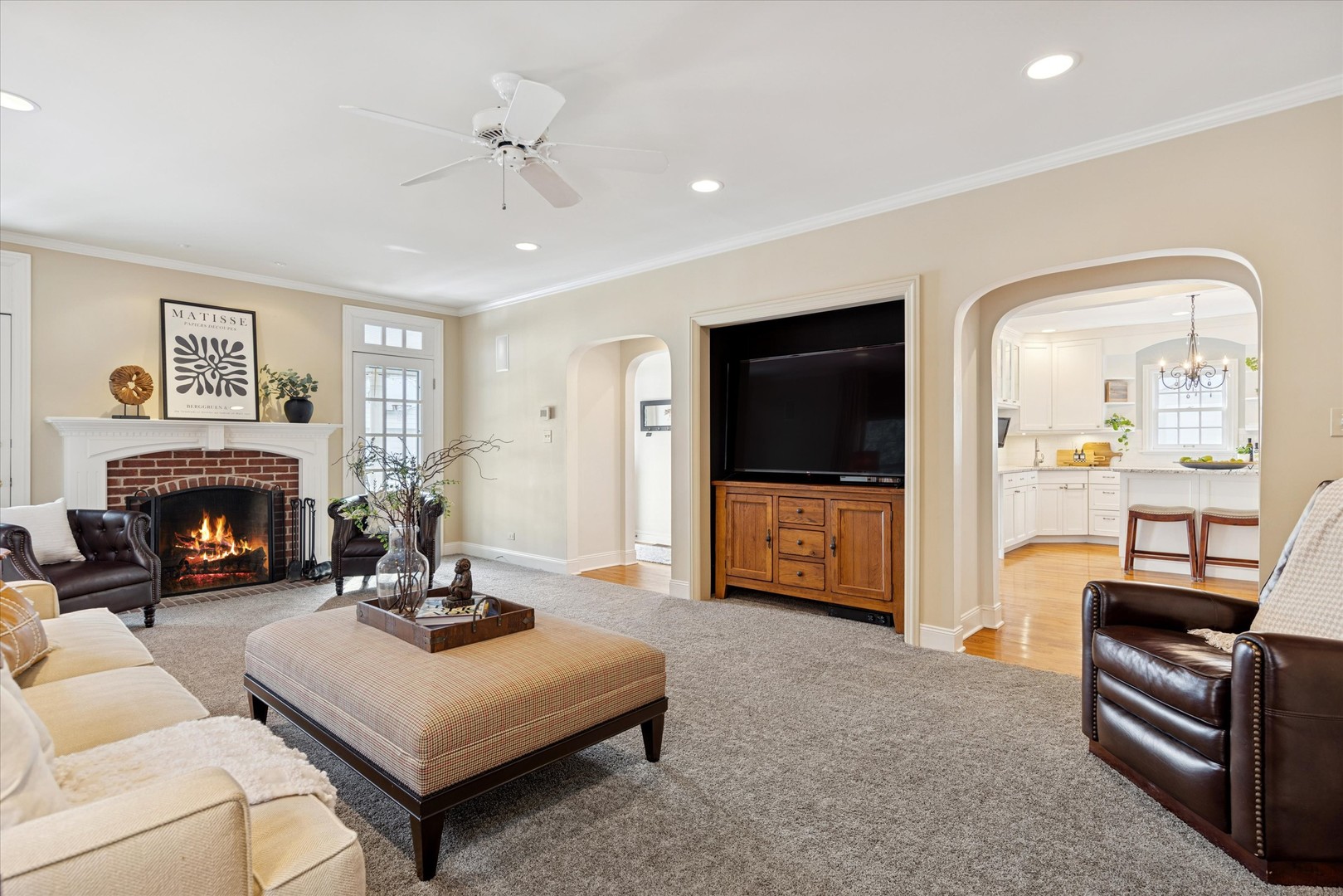 254 W Claremont Street, Elmhurst, IL 60126