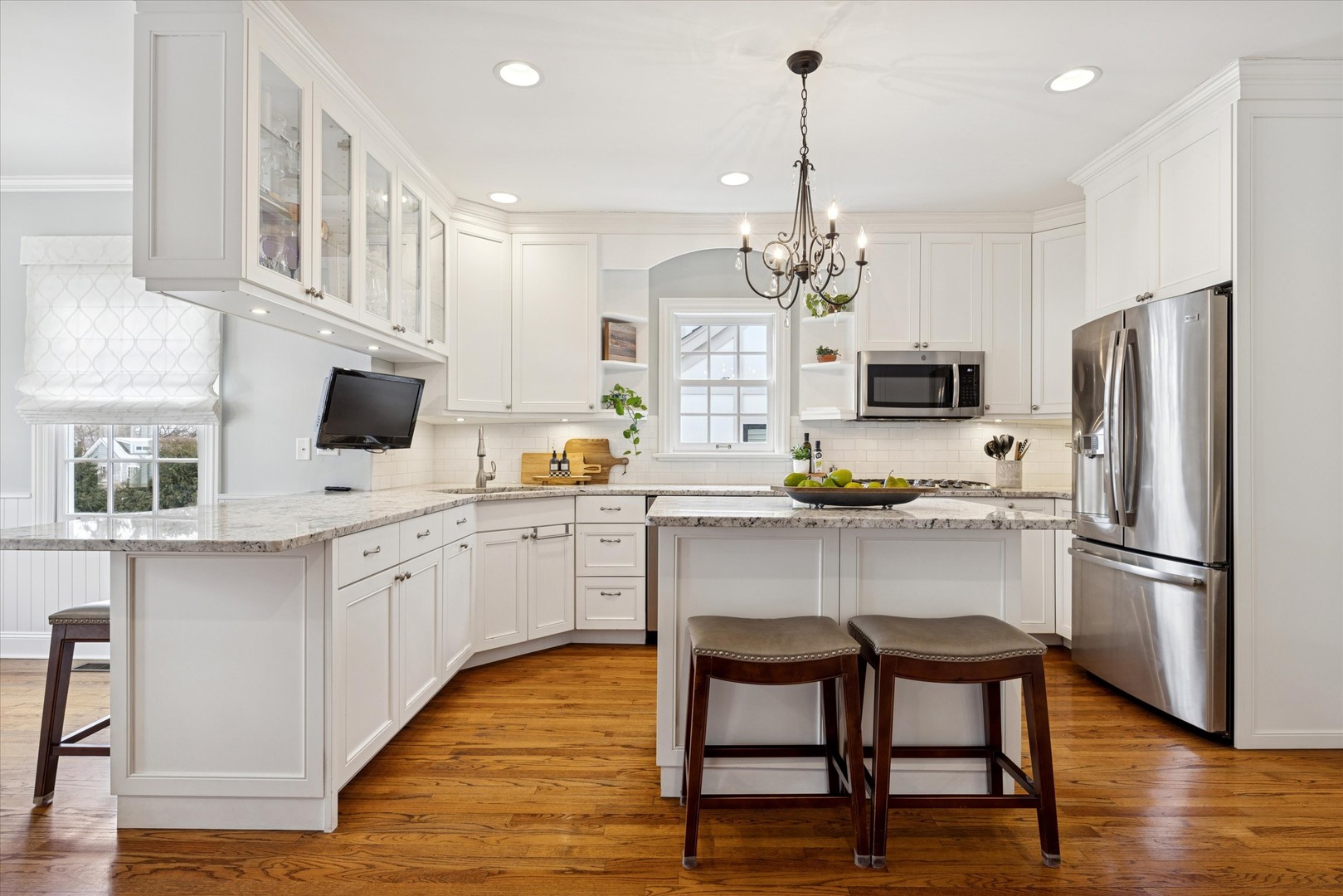 254 W Claremont Street, Elmhurst, IL 60126