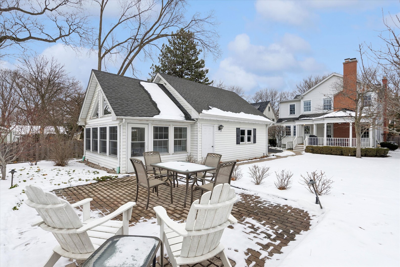 254 W Claremont Street, Elmhurst, IL 60126