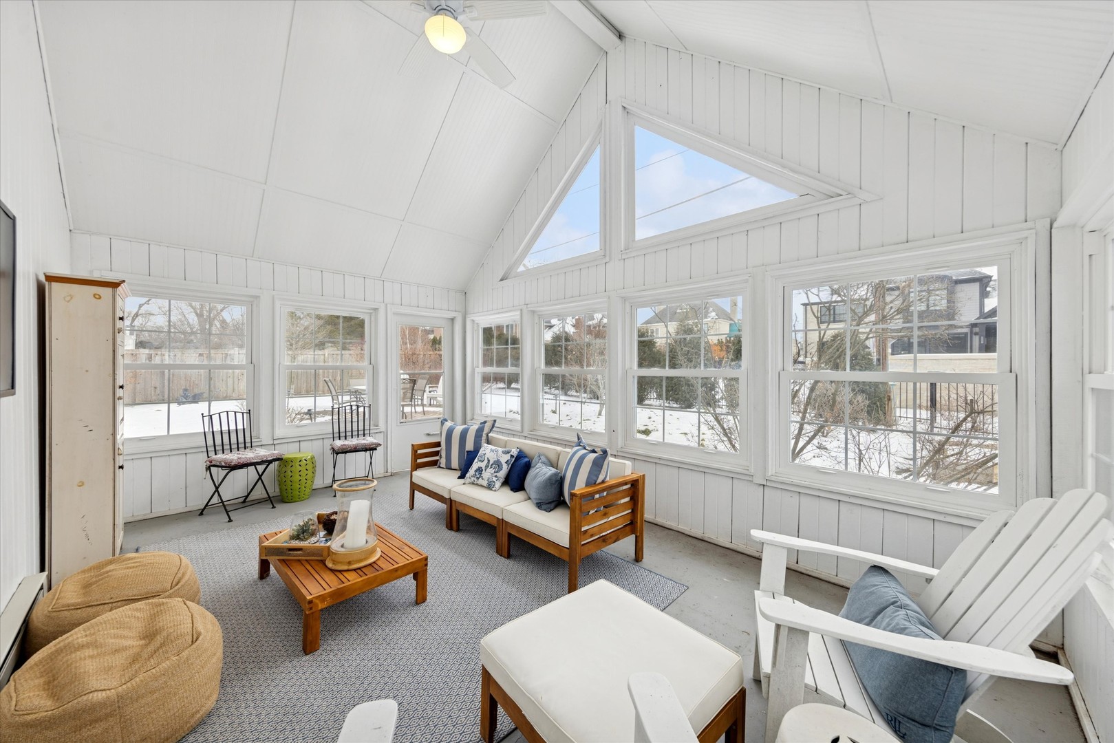 254 W Claremont Street, Elmhurst, IL 60126