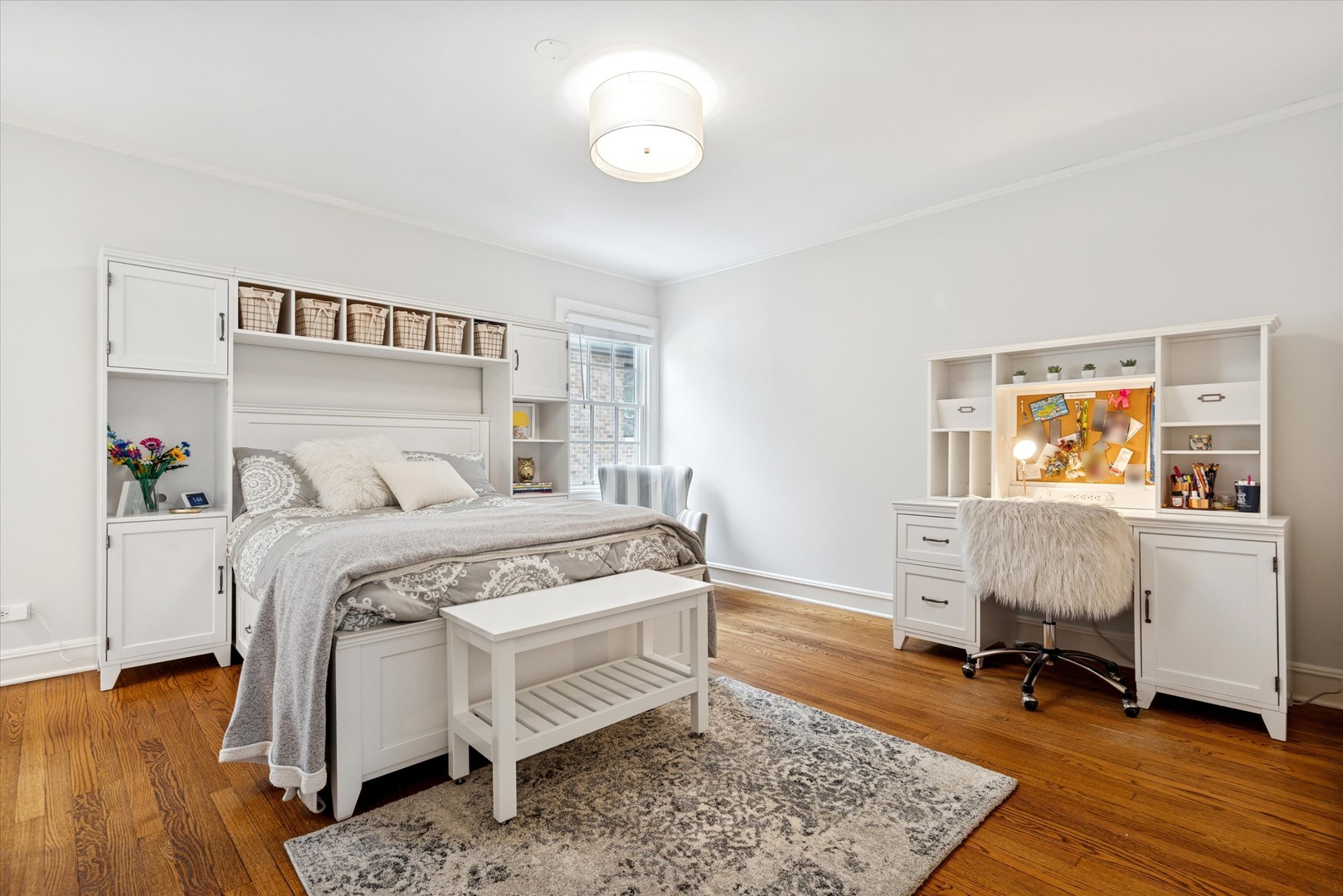 254 W Claremont Street, Elmhurst, IL 60126