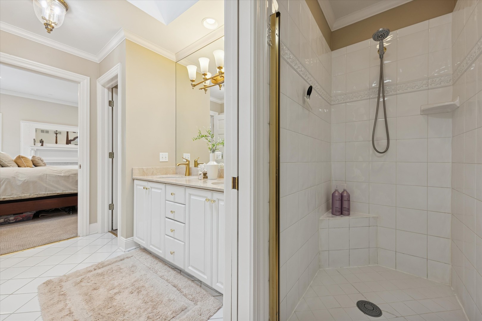 254 W Claremont Street, Elmhurst, IL 60126