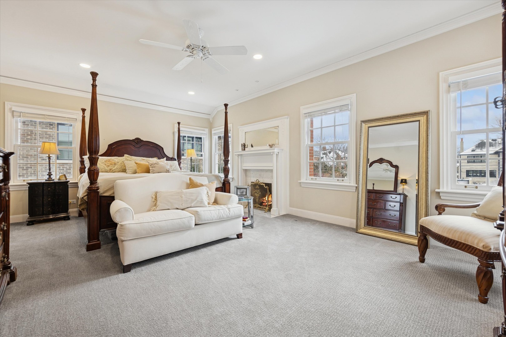 254 W Claremont Street, Elmhurst, IL 60126