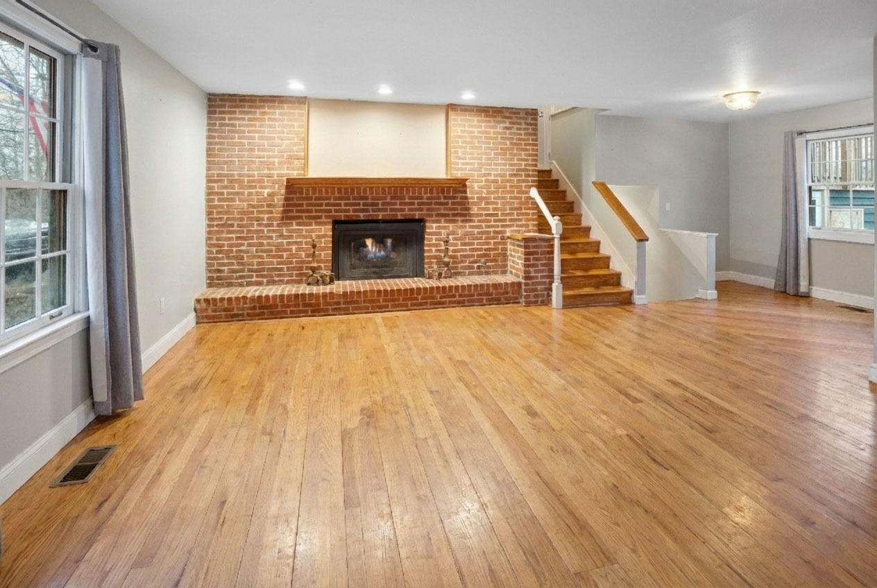 1414 W Northeast Shore Drive, Holiday Hills, IL 60051