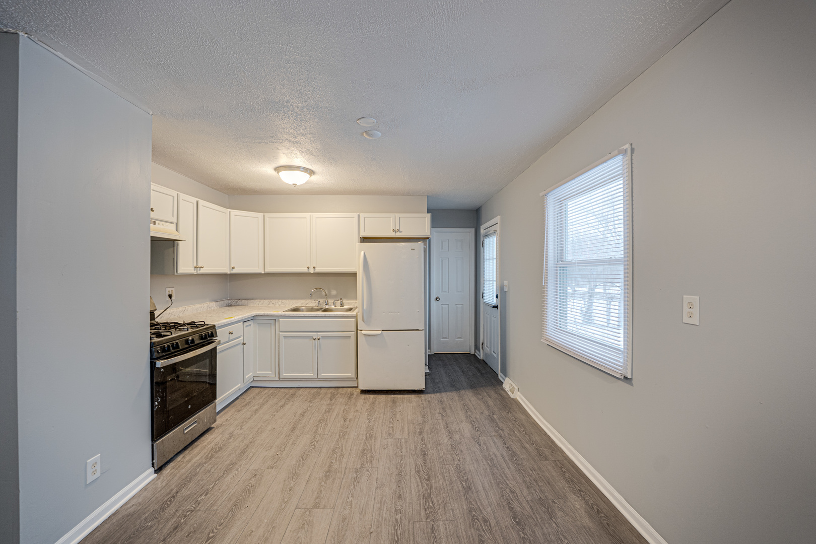 2932 CAMERON Avenue, Rockford, IL 61101