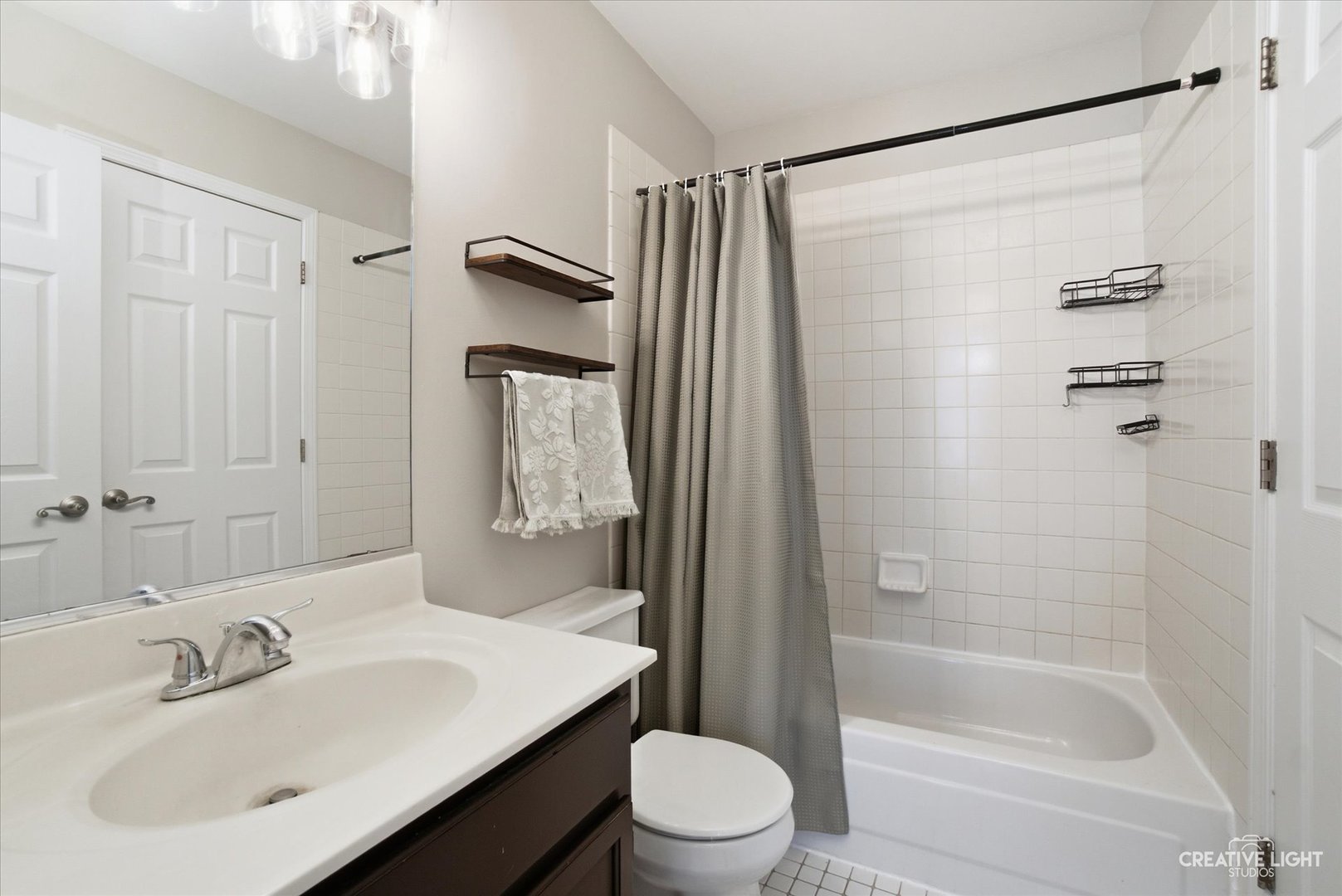 1247 Sandhurst Lane #1247, South Elgin, IL 60177