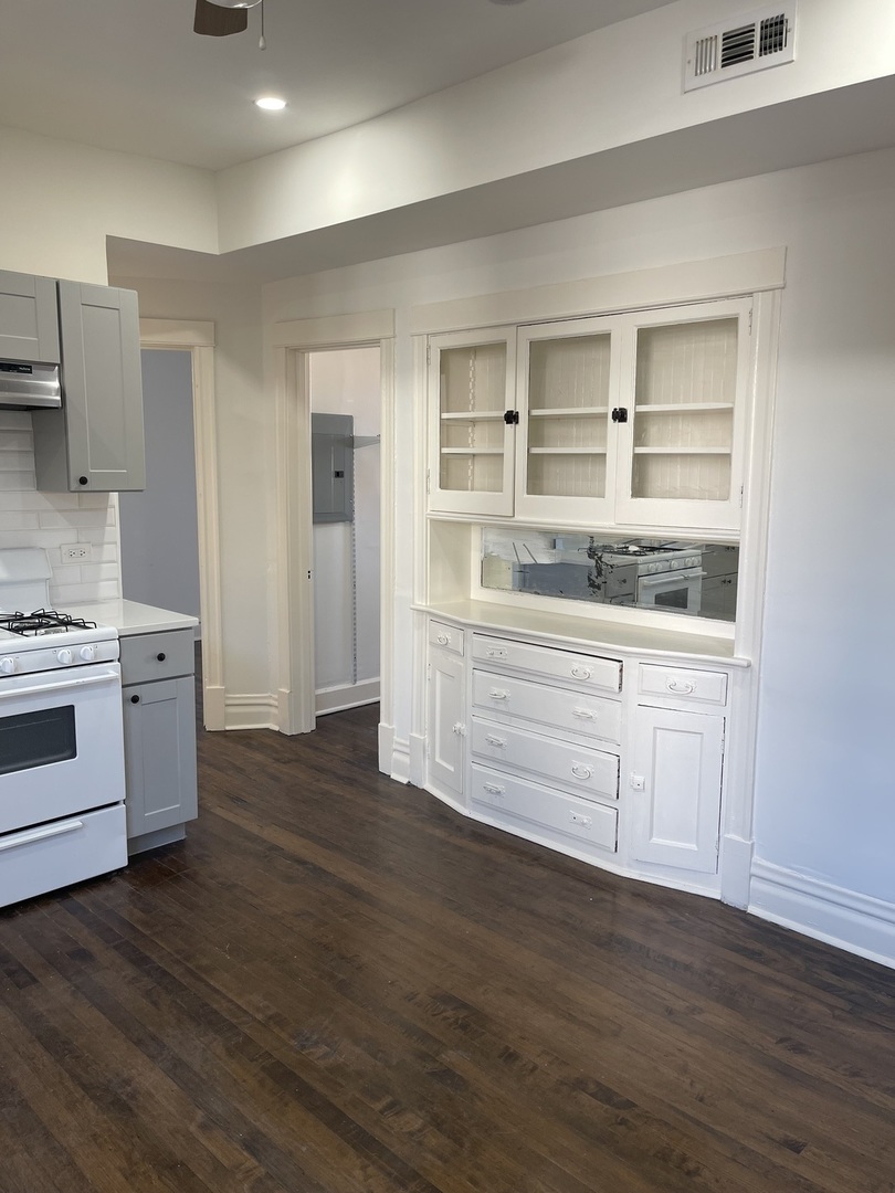 958 N Lawndale Avenue #1R, Chicago, IL 60651