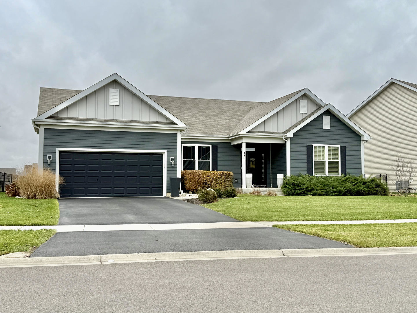 739 Juniper Street, Oswego, IL 60543