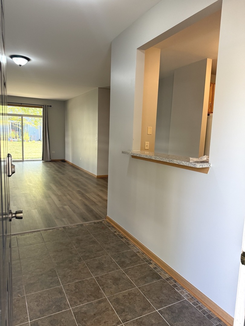 810 Woodewind Drive #810, Naperville, IL 60563