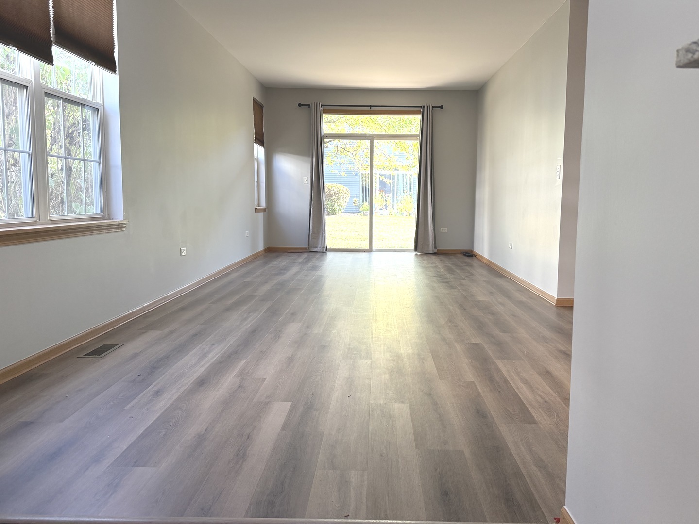 810 Woodewind Drive #810, Naperville, IL 60563