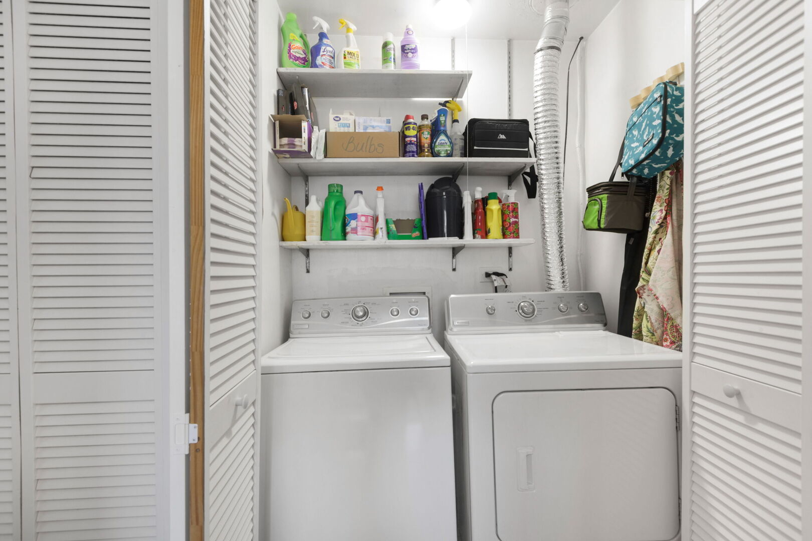 106 Cedar Court, Schaumburg, IL 60193