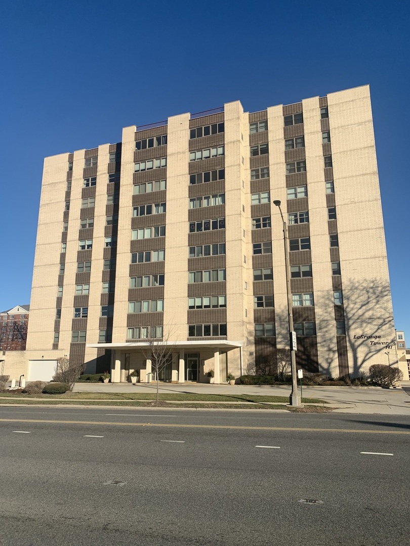 141 N La Grange Road #602, La Grange, IL 60525