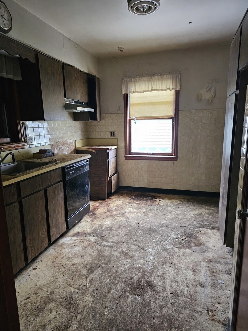 512 156th Place, Calumet City, IL 60409