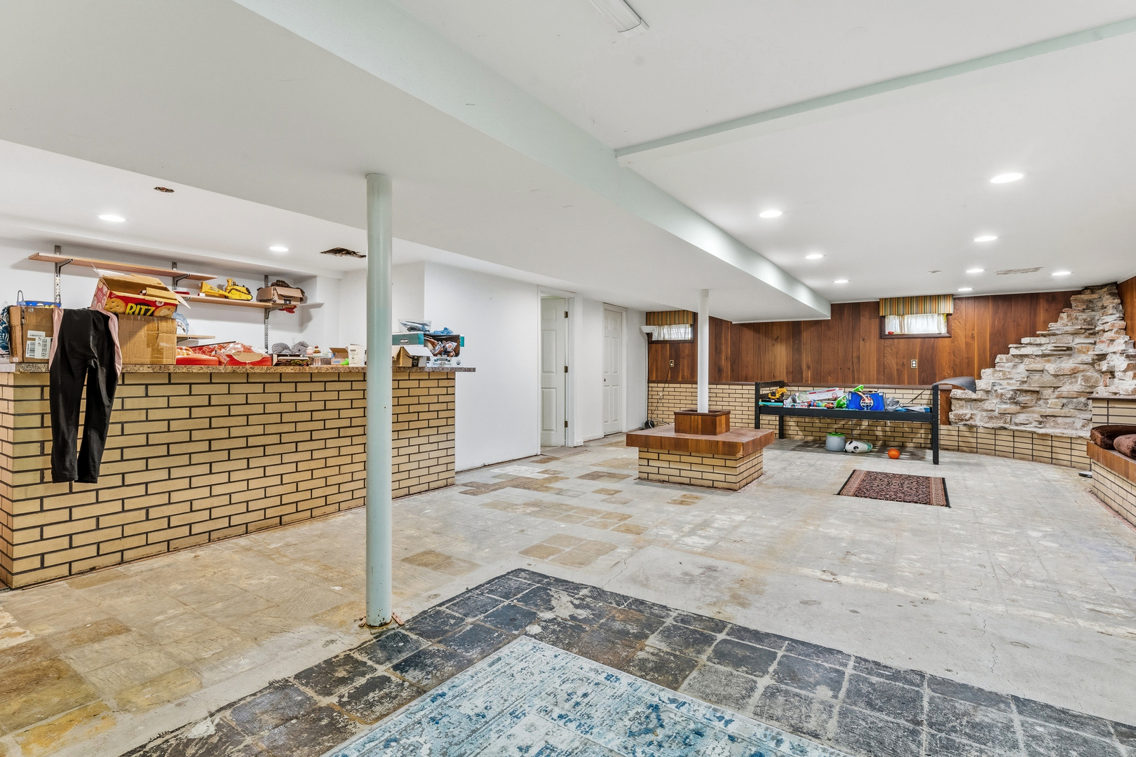 4855 N Sayre Avenue, Chicago, IL 60656