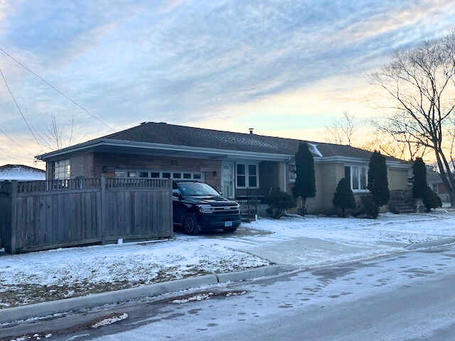 4855 N Sayre Avenue, Chicago, IL 60656