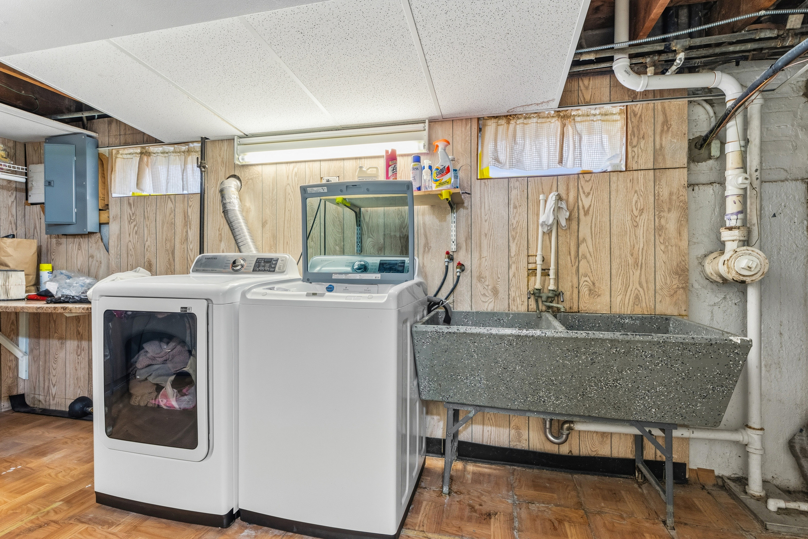 4855 N Sayre Avenue, Chicago, IL 60656