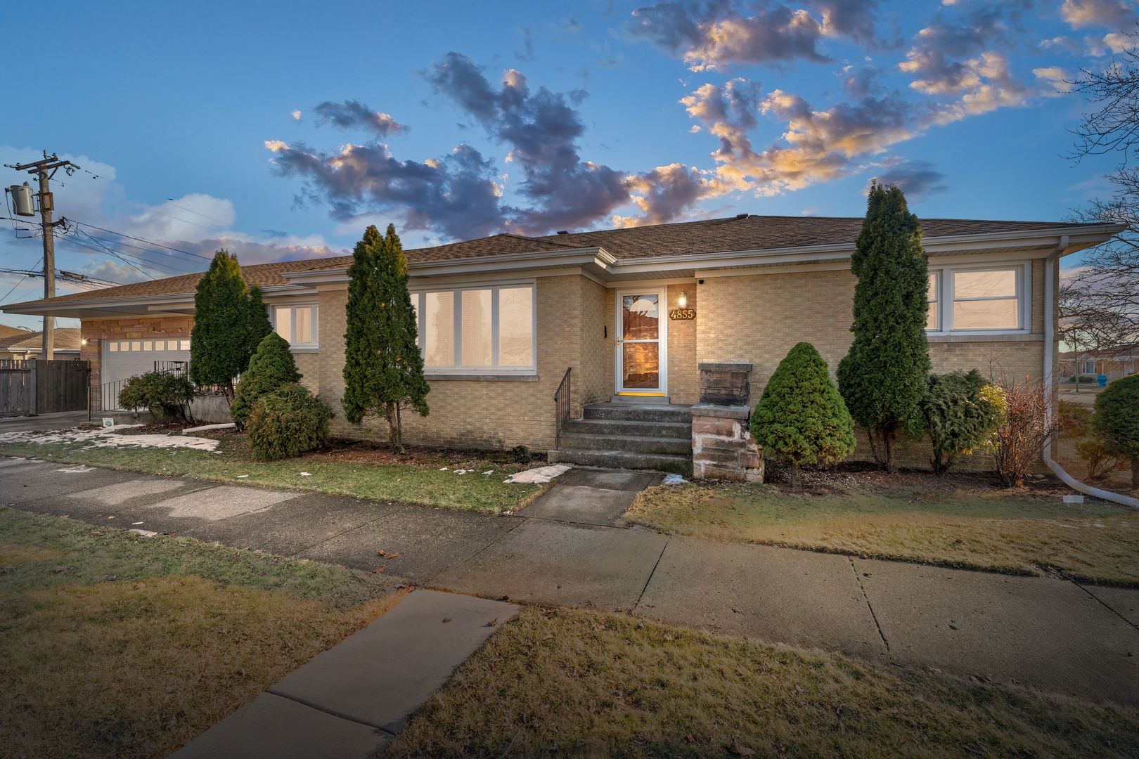 4855 N Sayre Avenue, Chicago, IL 60656