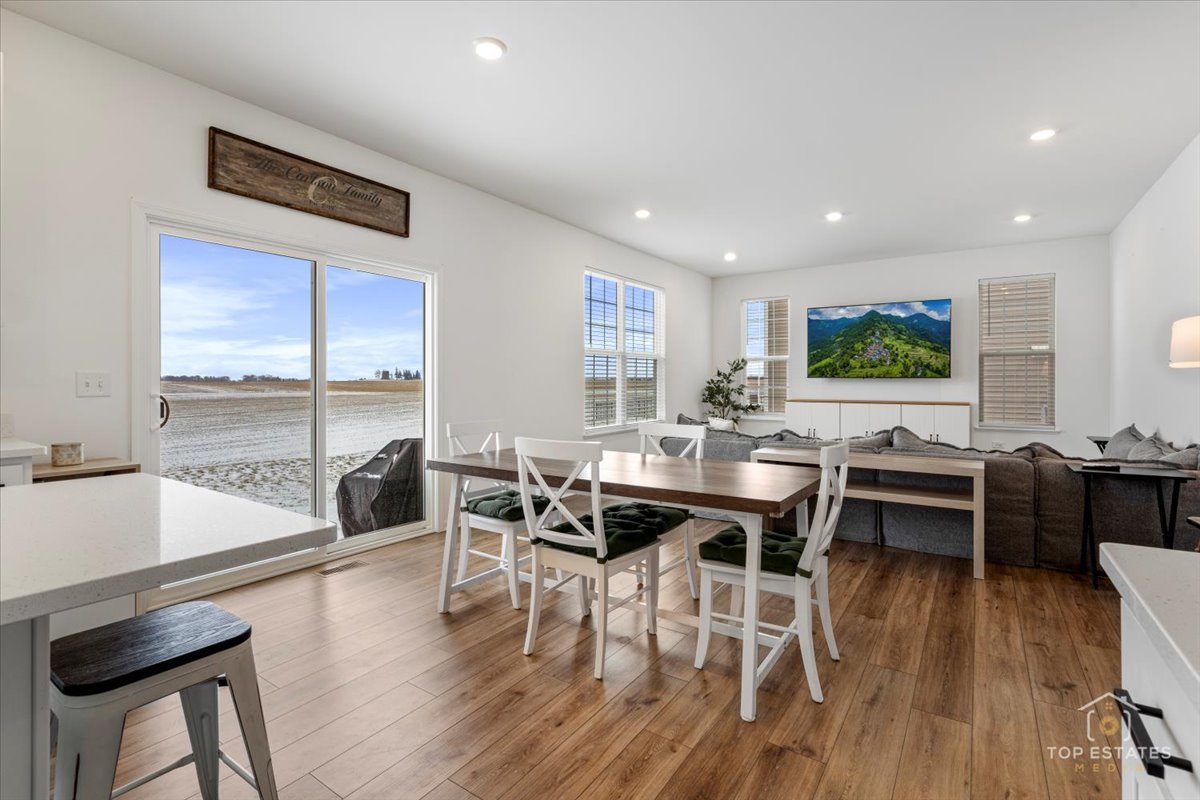 1457 Collins Drive, Elburn, IL 60119