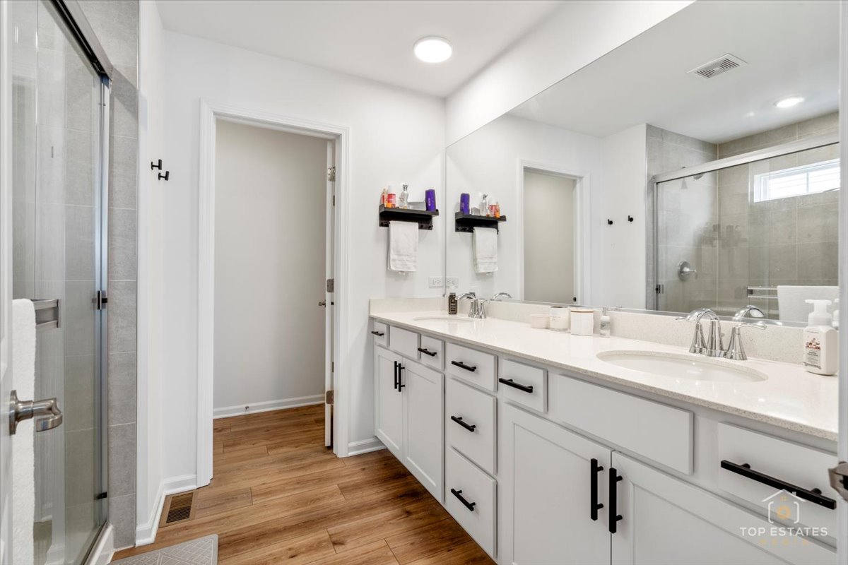 1457 Collins Drive, Elburn, IL 60119