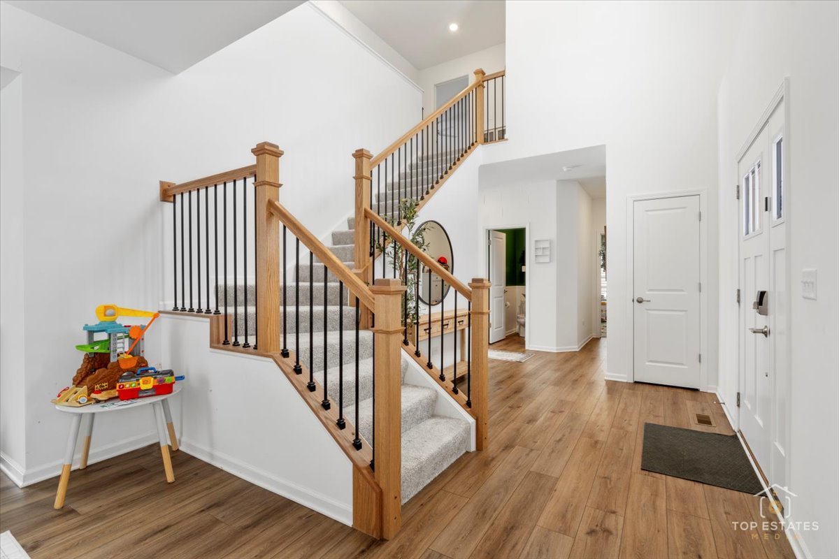 1457 Collins Drive, Elburn, IL 60119