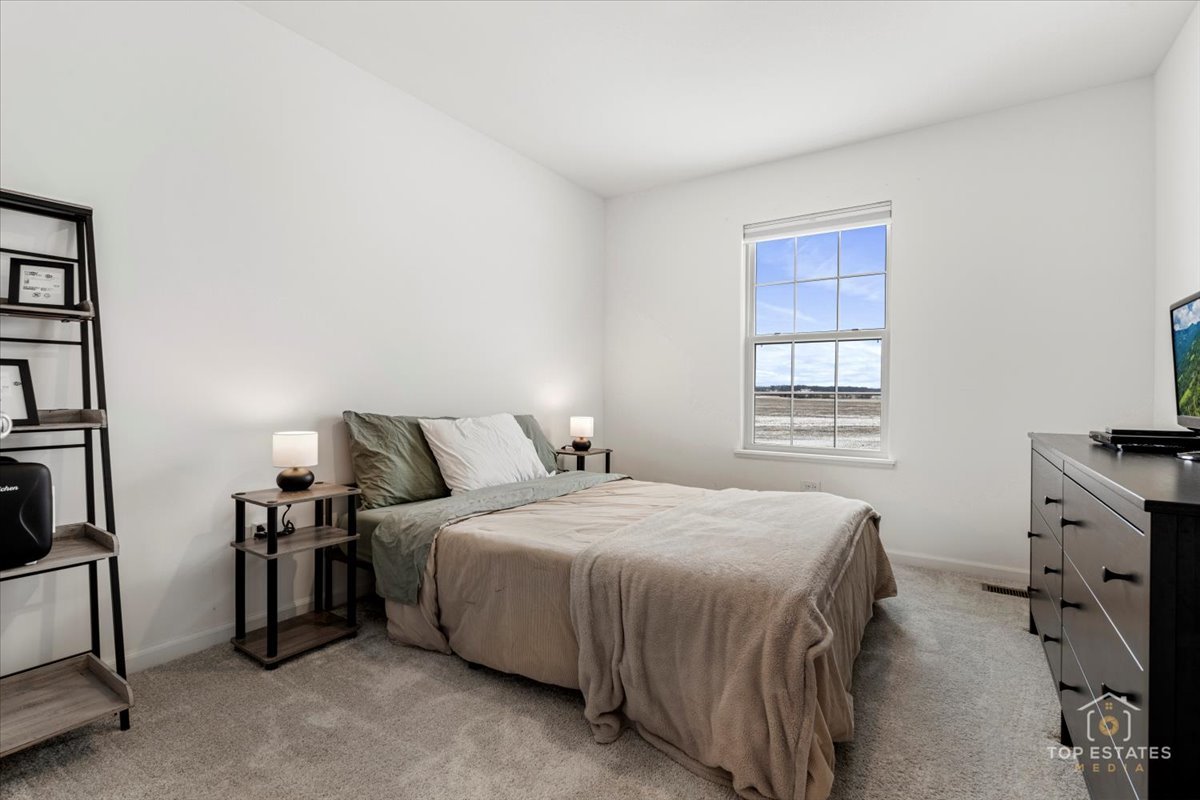 1457 Collins Drive, Elburn, IL 60119