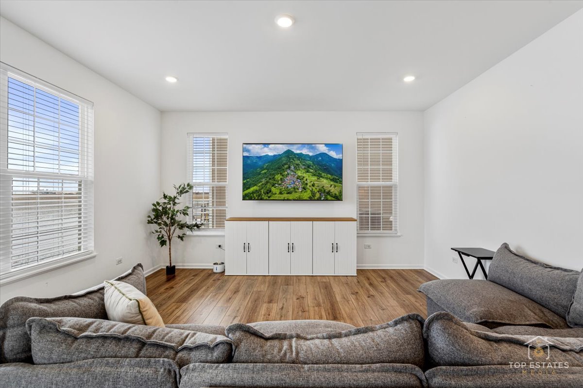 1457 Collins Drive, Elburn, IL 60119