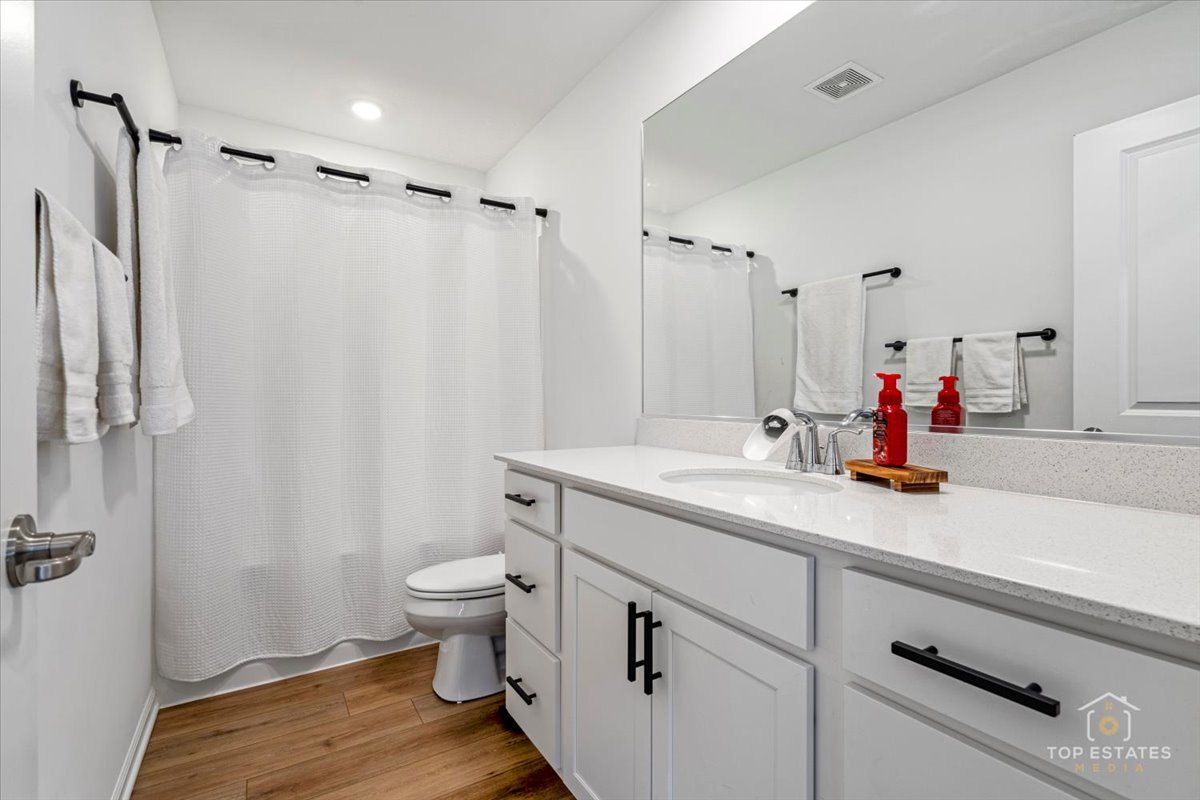 1457 Collins Drive, Elburn, IL 60119