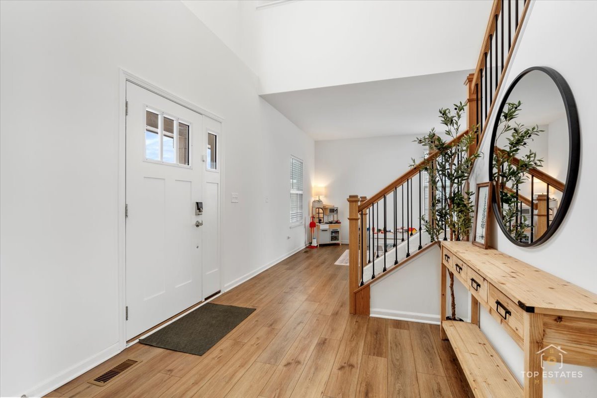 1457 Collins Drive, Elburn, IL 60119