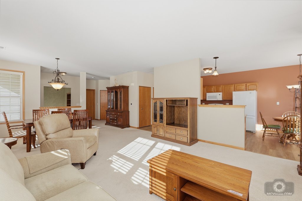 17221 Fontana Lane, Lockport, IL 60441