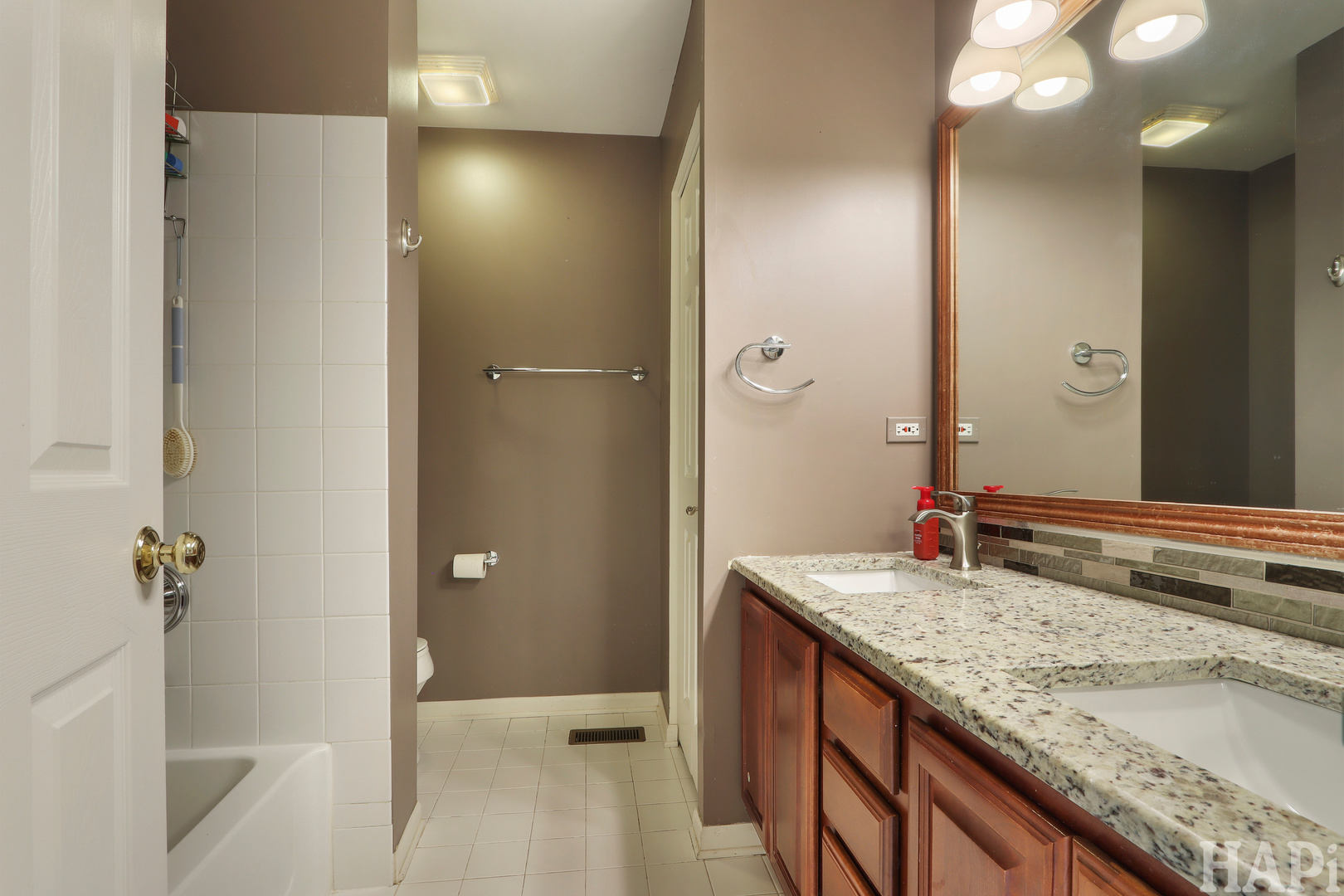 2050 Colchester Avenue, Hoffman Estates, IL 60192