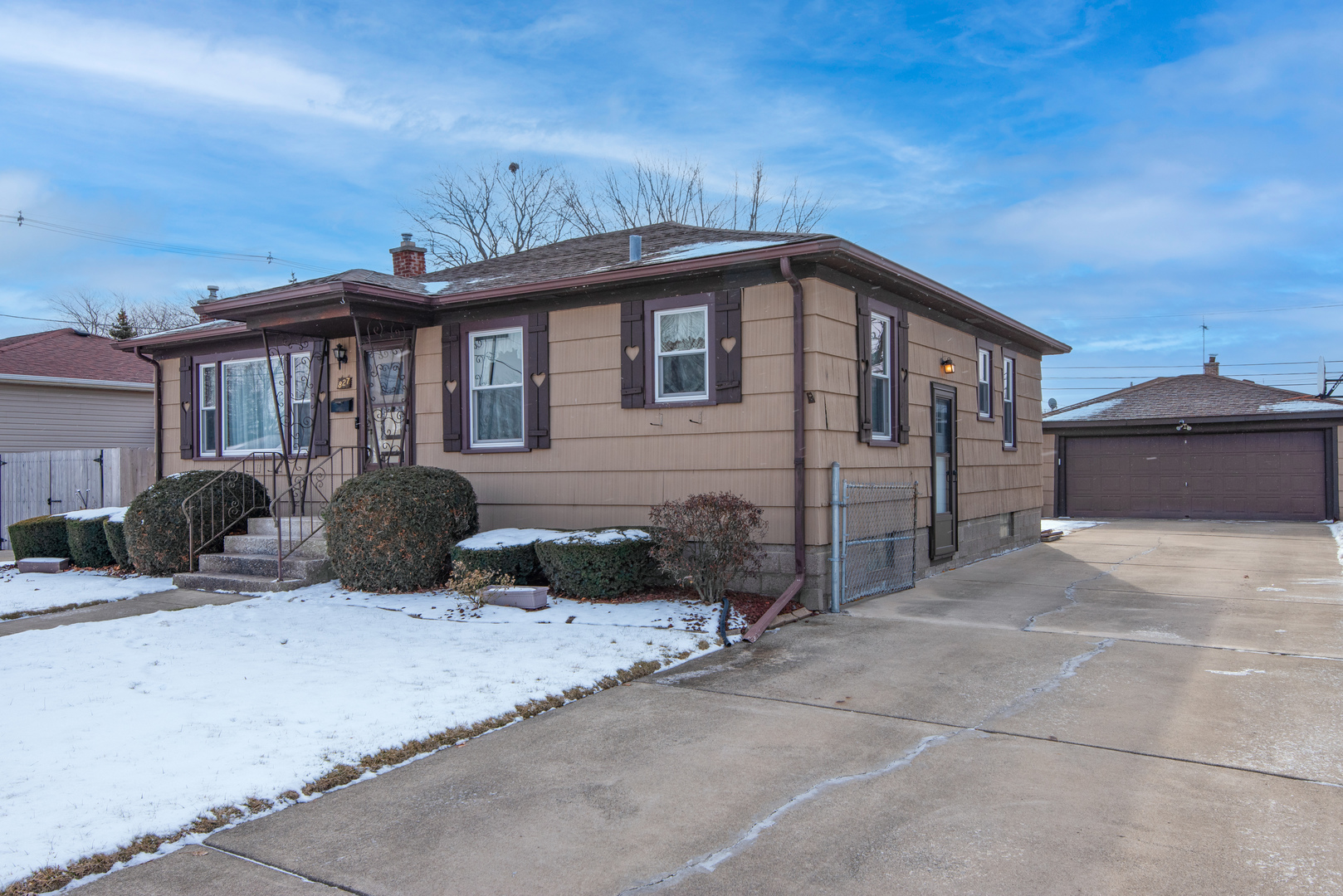 827 E 160th Place, South Holland, IL 60473