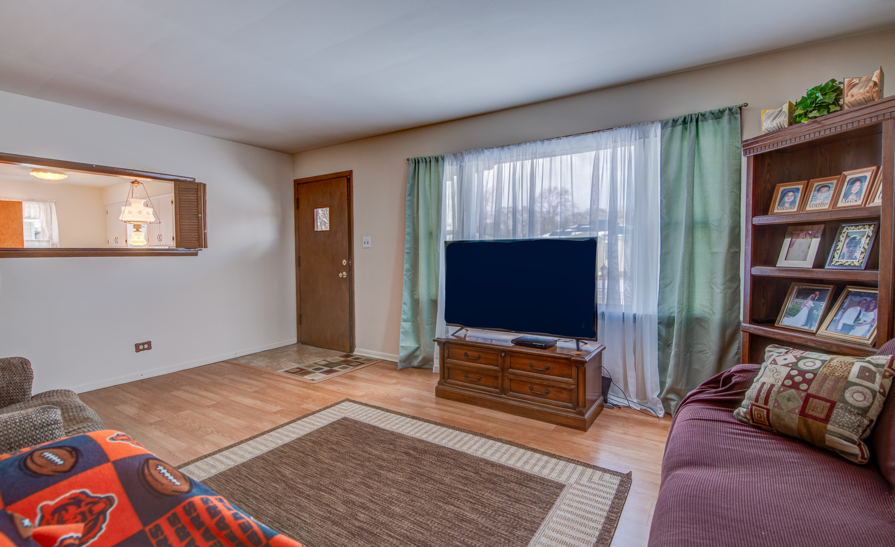 827 E 160th Place, South Holland, IL 60473