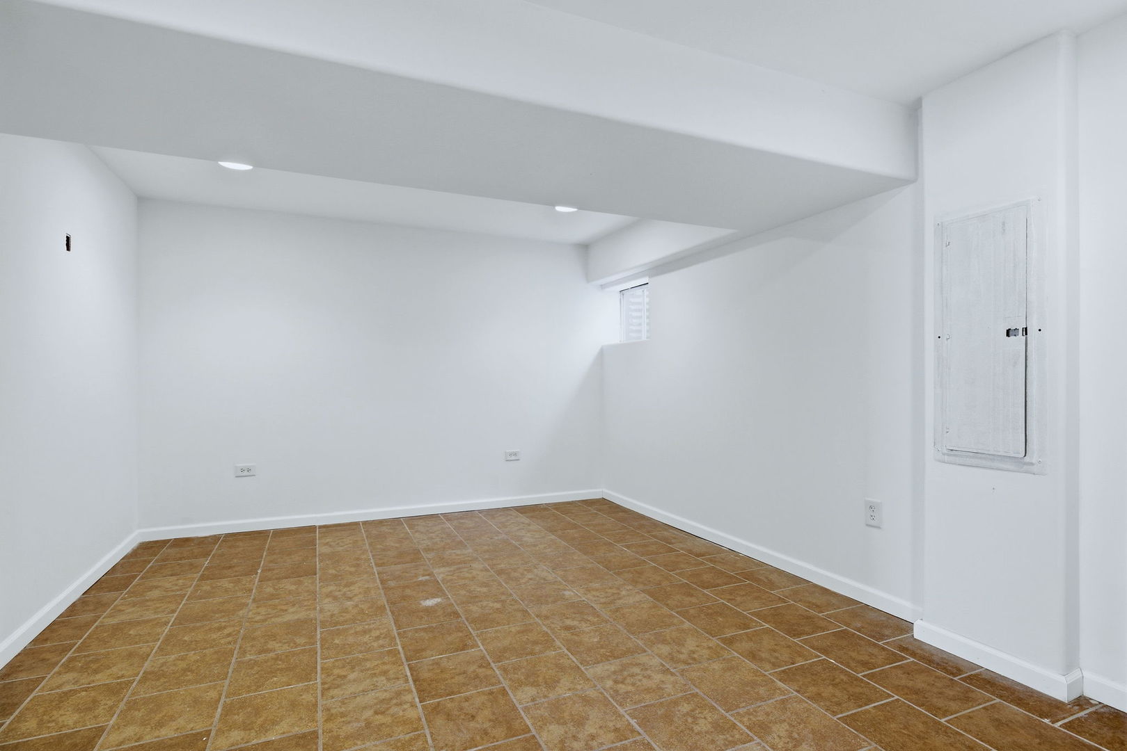 1305 Campbell Street, Joliet, IL 60435