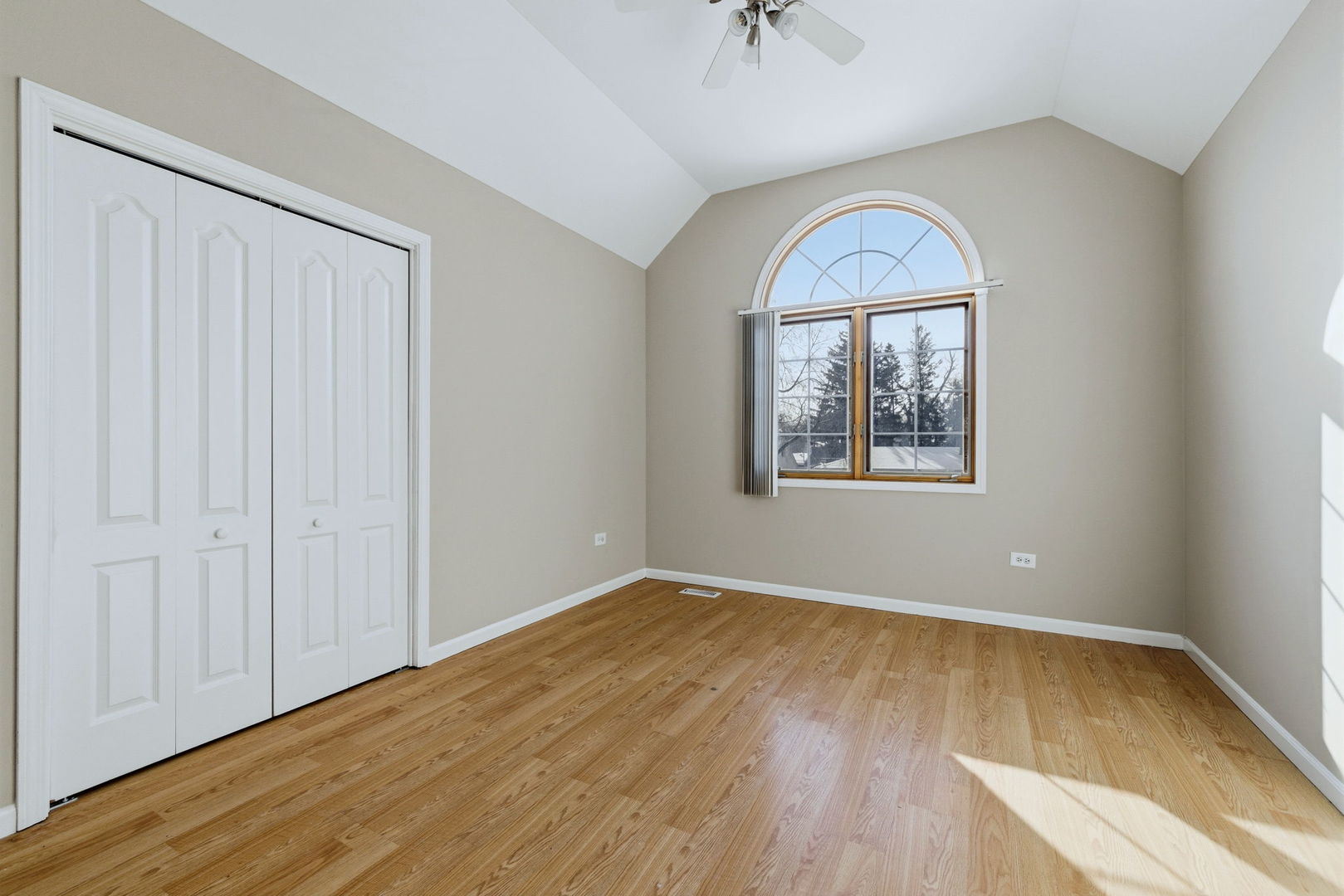 1305 Campbell Street, Joliet, IL 60435