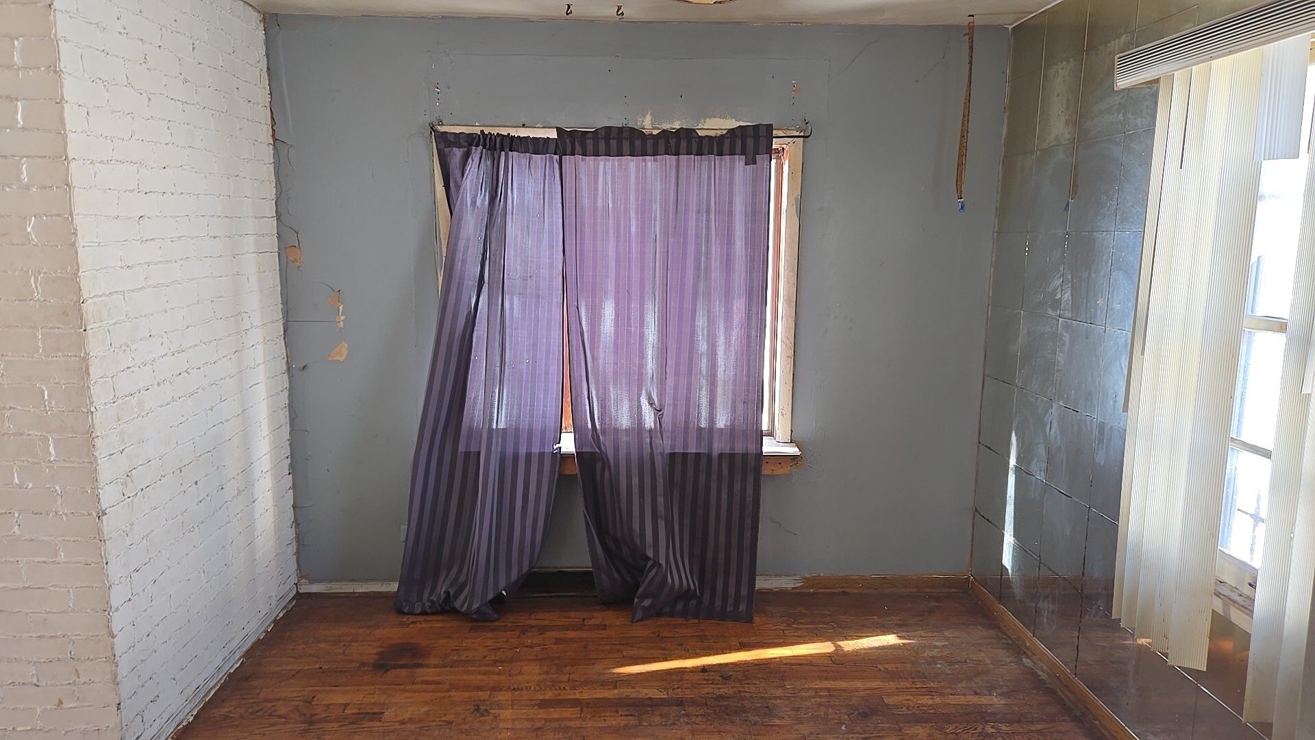 14609 Lexington Avenue, Harvey, IL 60426