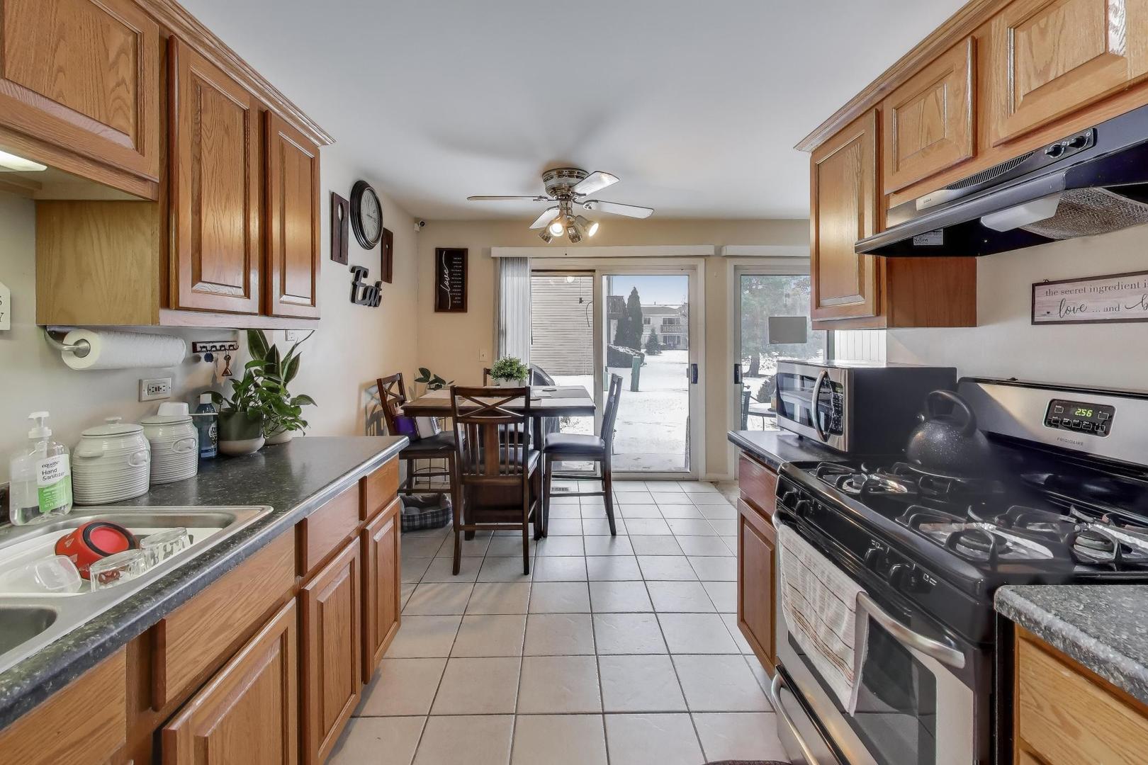 355 Wilmington Drive #C1, Bartlett, IL 60103