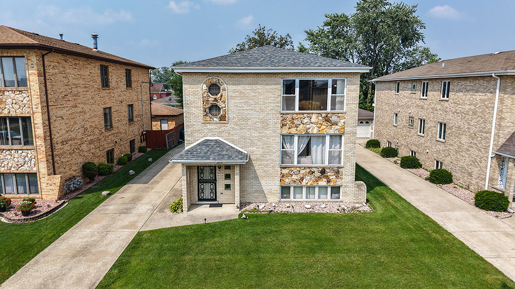 7912 Nordica Avenue, Burbank, IL 60459