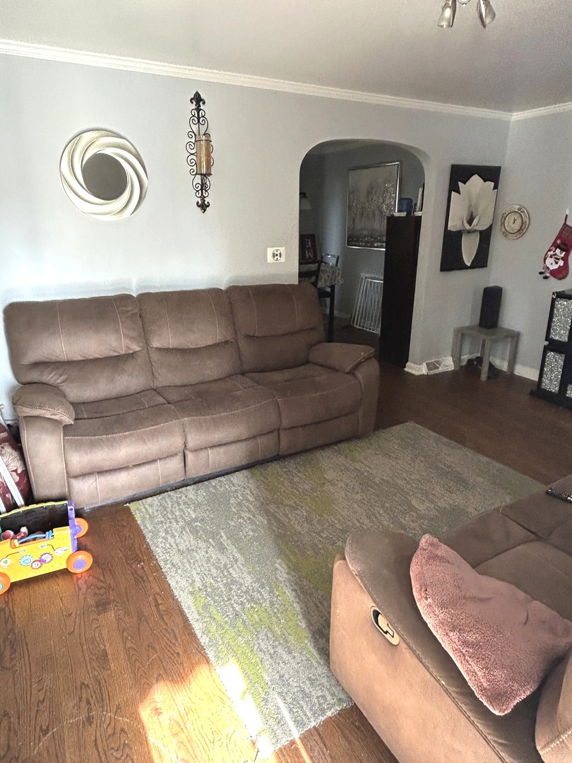 3925 Adams Street, Bellwood, IL 60104