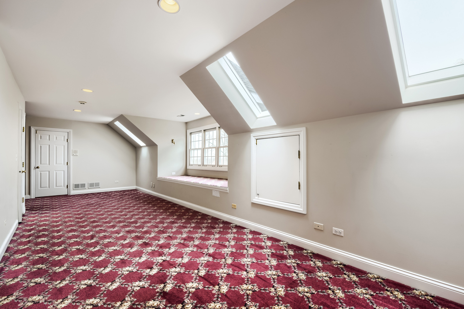 56 Ridgefield Lane, Willowbrook, IL 60527