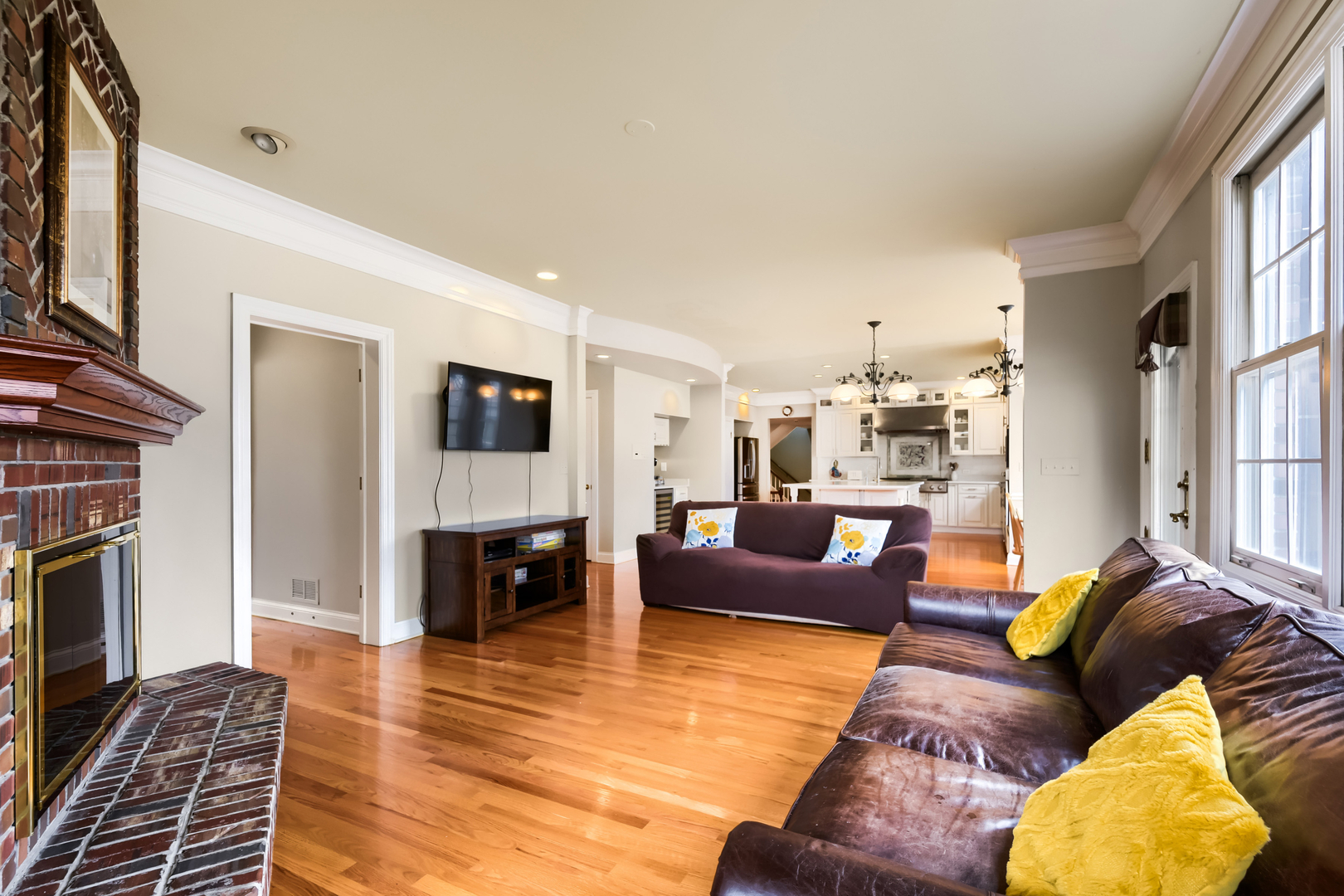 56 Ridgefield Lane, Willowbrook, IL 60527