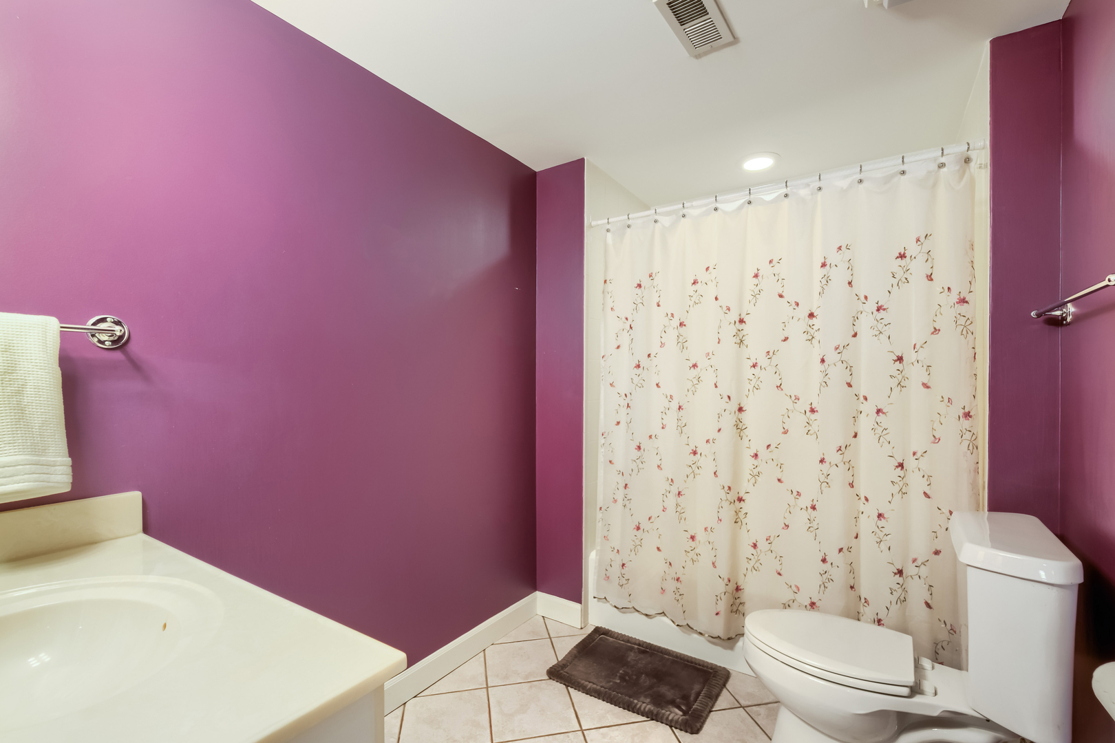 56 Ridgefield Lane, Willowbrook, IL 60527