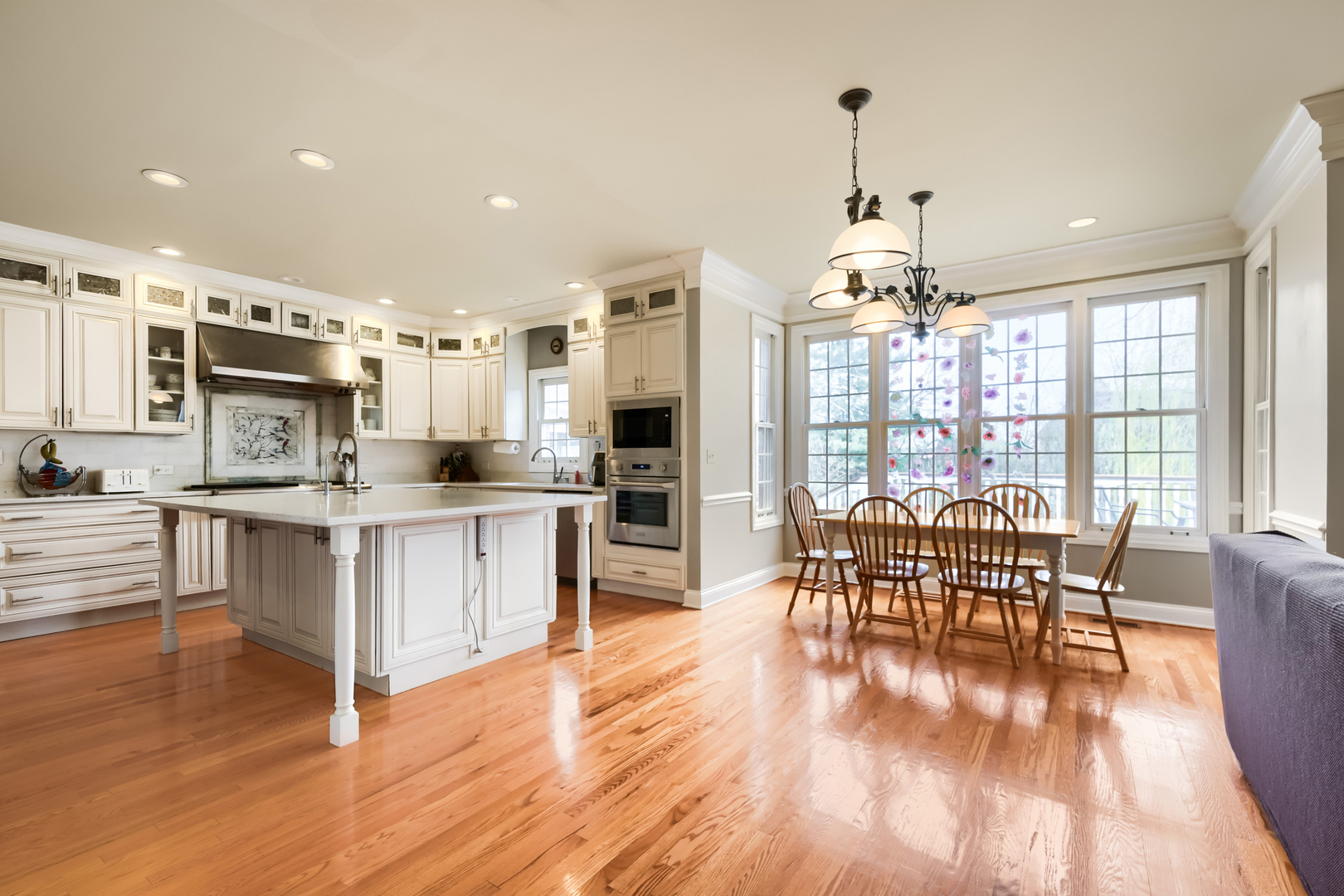 56 Ridgefield Lane, Willowbrook, IL 60527