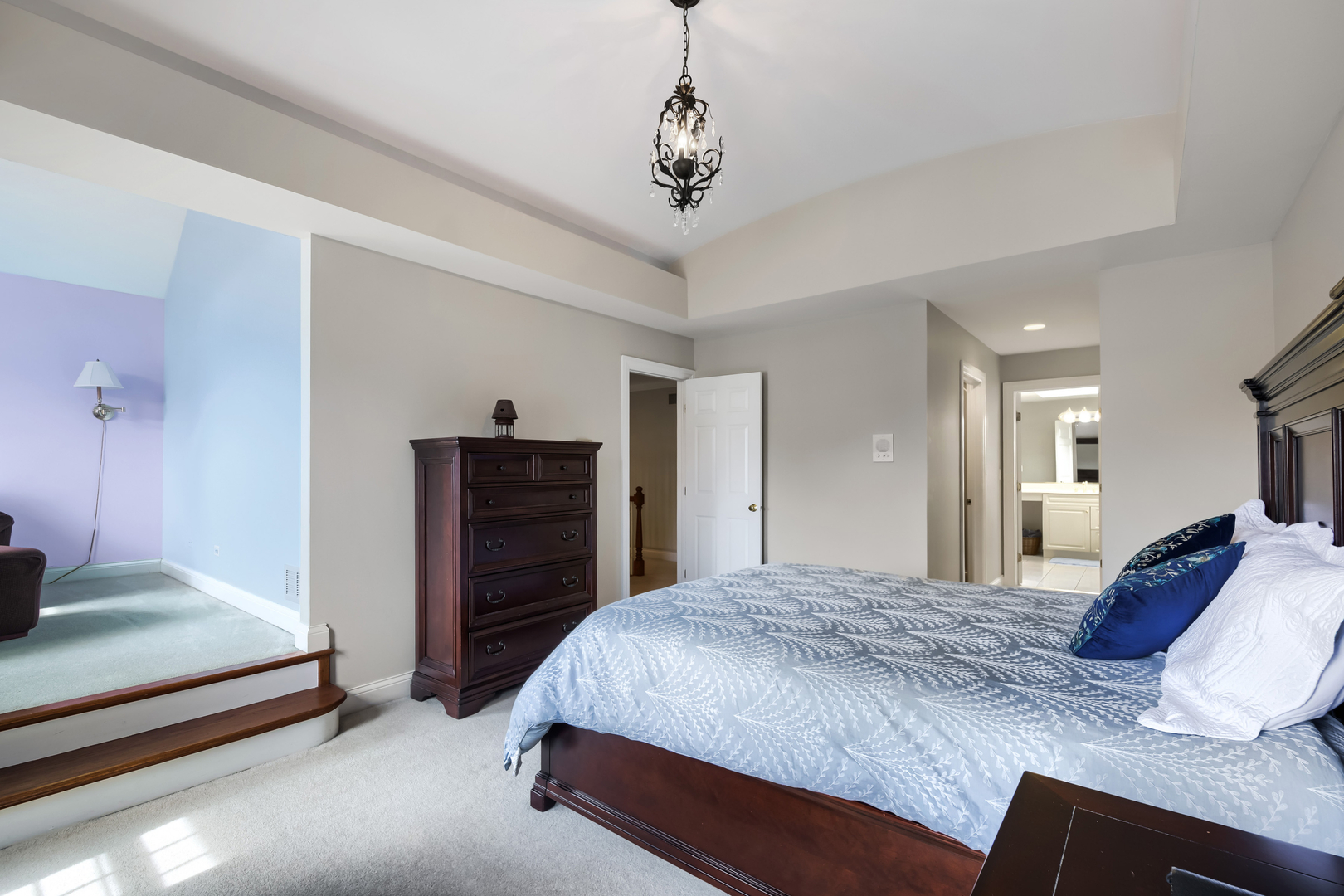 56 Ridgefield Lane, Willowbrook, IL 60527