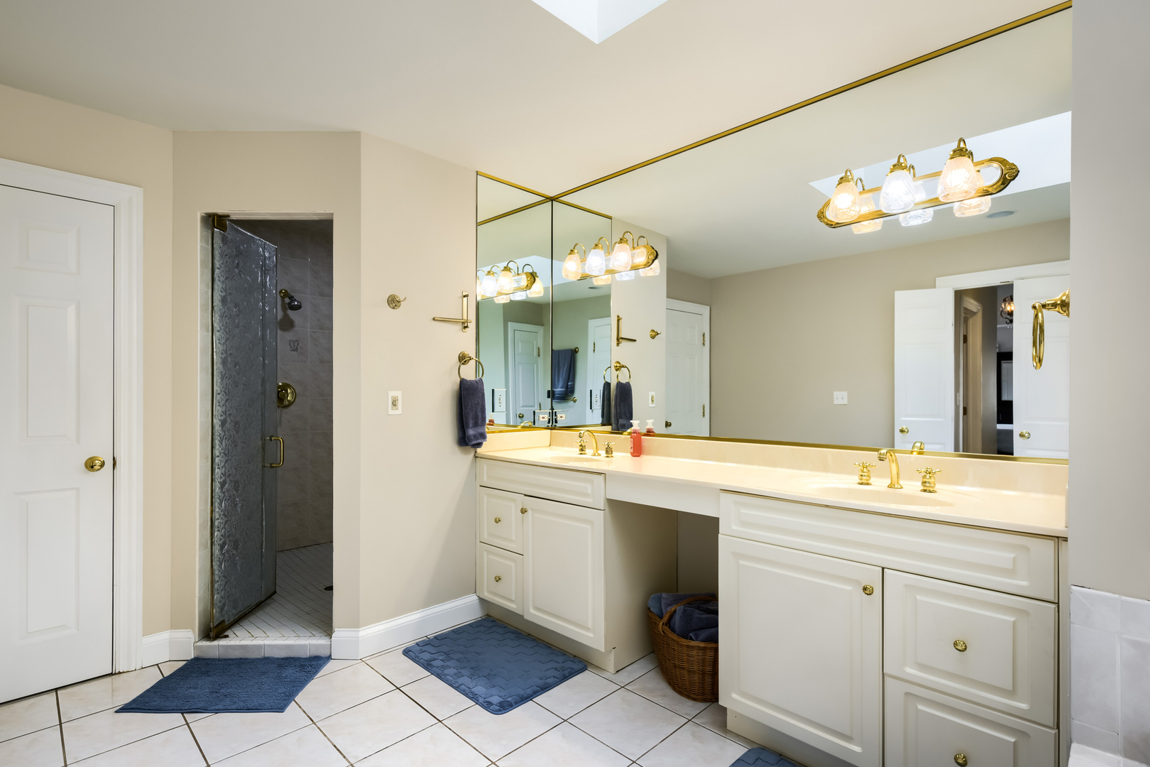 56 Ridgefield Lane, Willowbrook, IL 60527