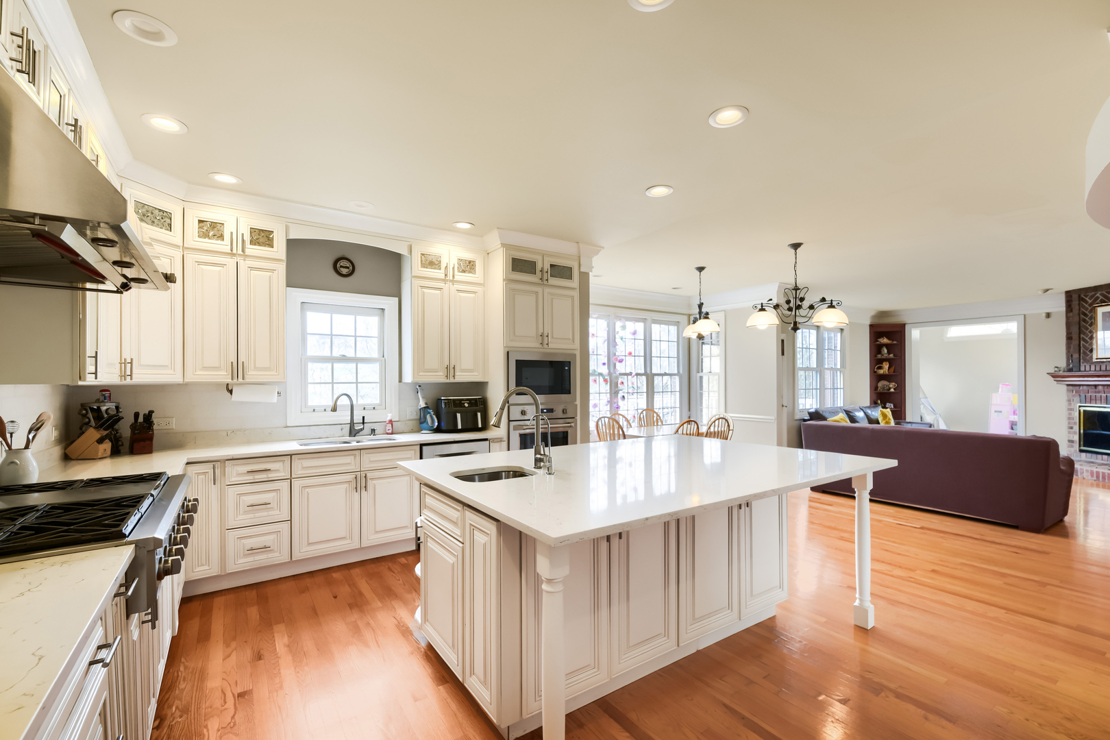 56 Ridgefield Lane, Willowbrook, IL 60527