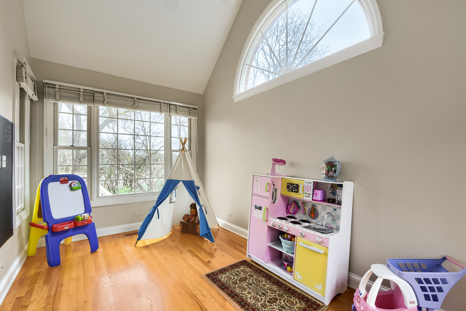 56 Ridgefield Lane, Willowbrook, IL 60527