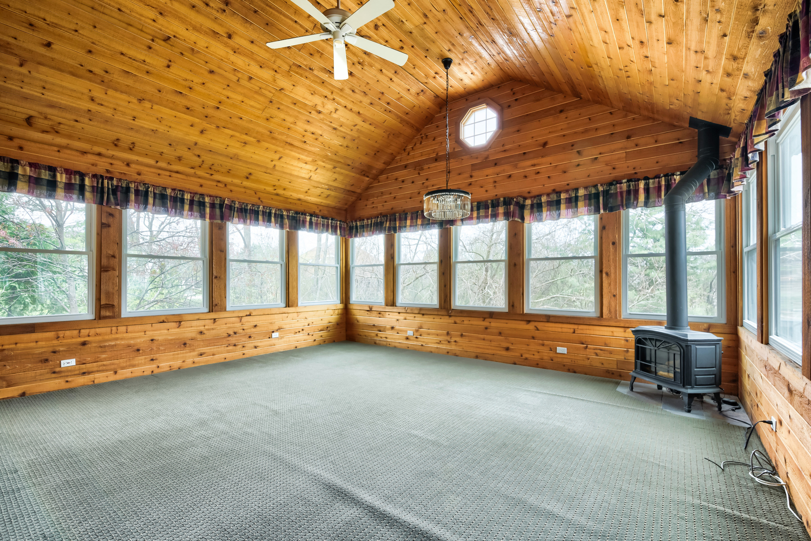 56 Ridgefield Lane, Willowbrook, IL 60527